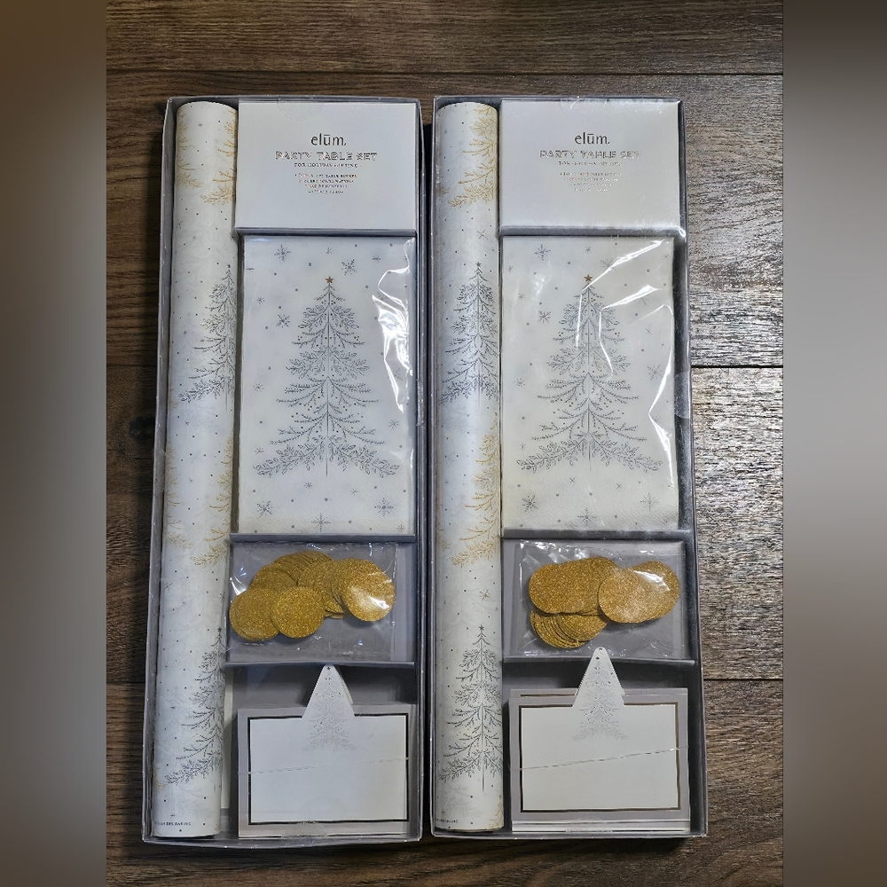 Elum Party Holiday Table Set with Gold and Silver Accents